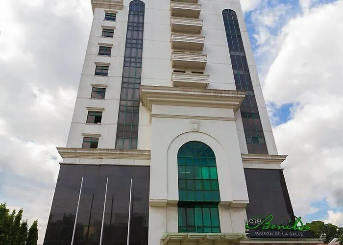 Benilde Maison De La Salle Hotel 4*