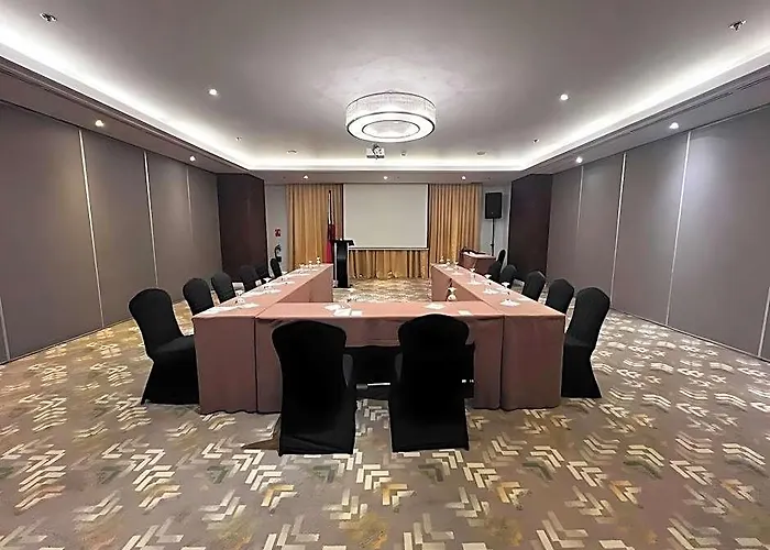 Benilde Maison De La Salle Hotel